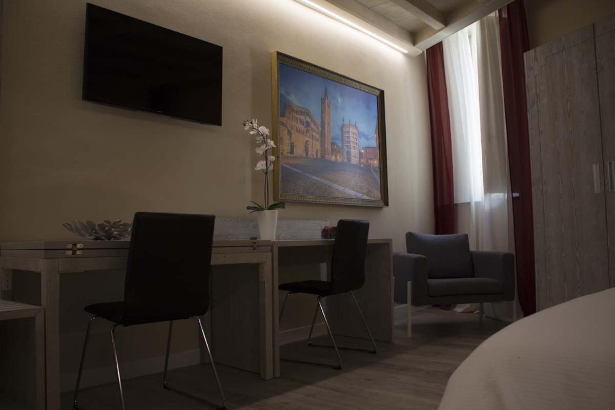 Palazzo Domanto Apartments Parma Bagian luar foto
