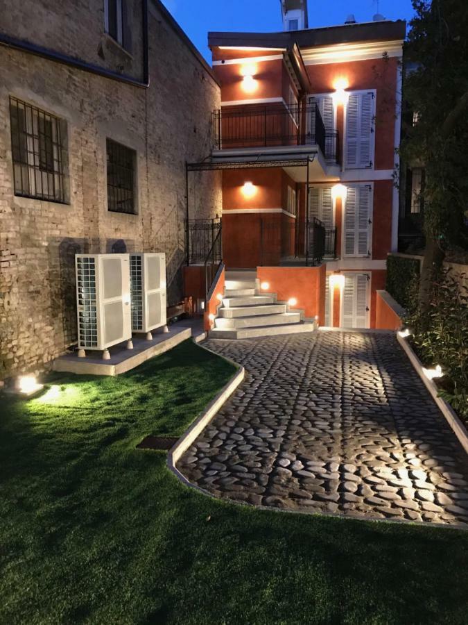 Palazzo Domanto Apartments Parma Bagian luar foto